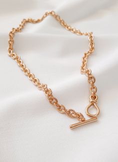 گردنبند زنجیری ساده قفل تی - طلایی